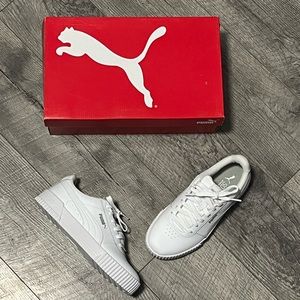 LIKE NEW WOMENS WHITE PUMA SHOES SIZE 6.5